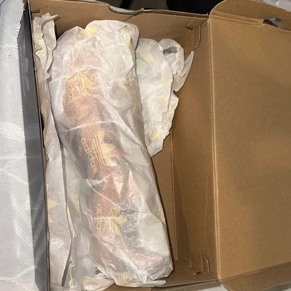 Adidas Orange and Black Skateboarding Shoes - Picture 4 of 8